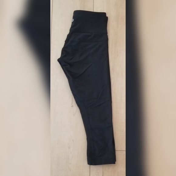 Lululemon Rare Rider Crops - Picture 5 of 7